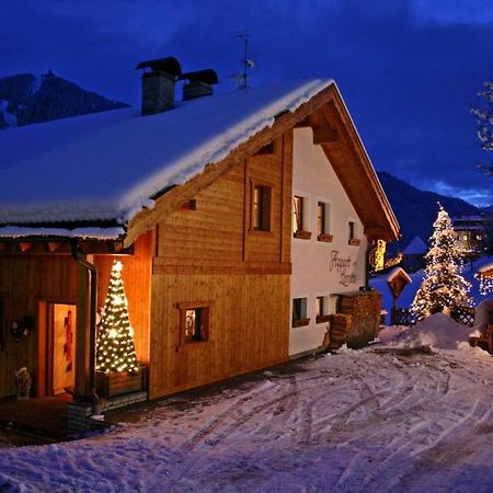 Appartamenti Loretta La Villa  Ruang foto