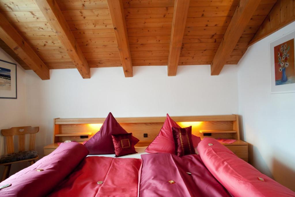 Appartamenti Loretta La Villa  Ruang foto