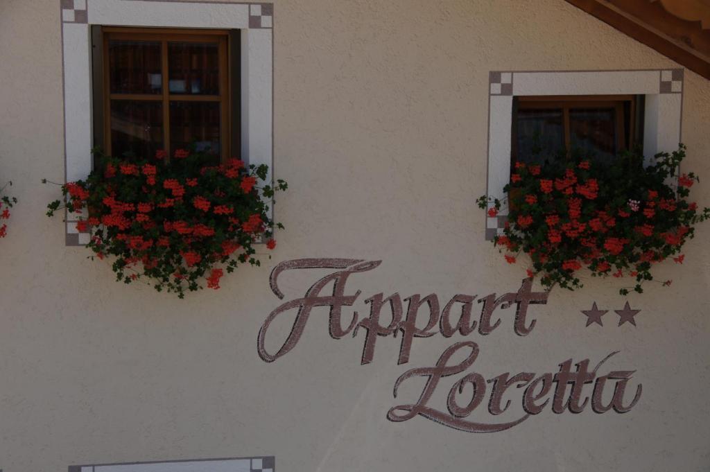 Appartamenti Loretta La Villa  Ruang foto